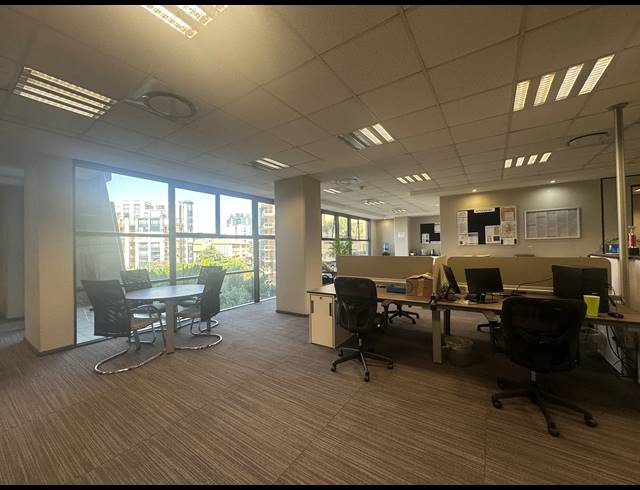 423M² OFFICE TO LET IN SANDTON CENTRAL